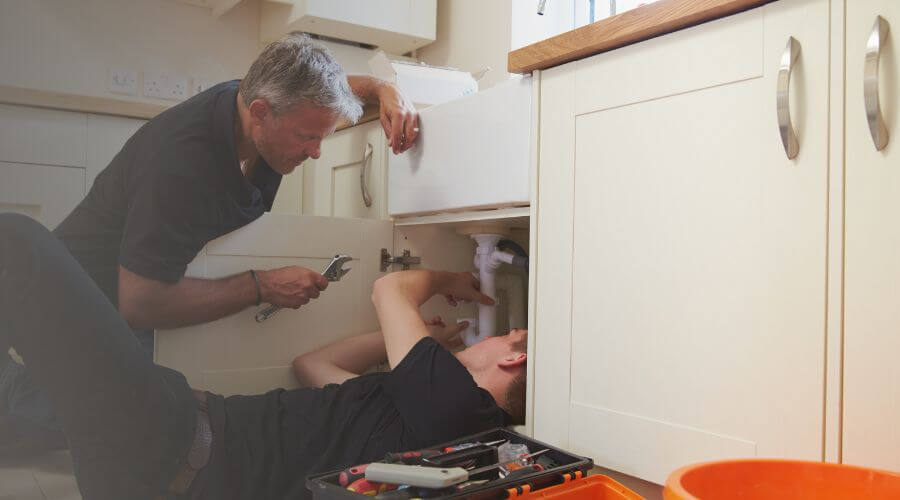 Professional Water Damage Mitigation services in Russell, IL